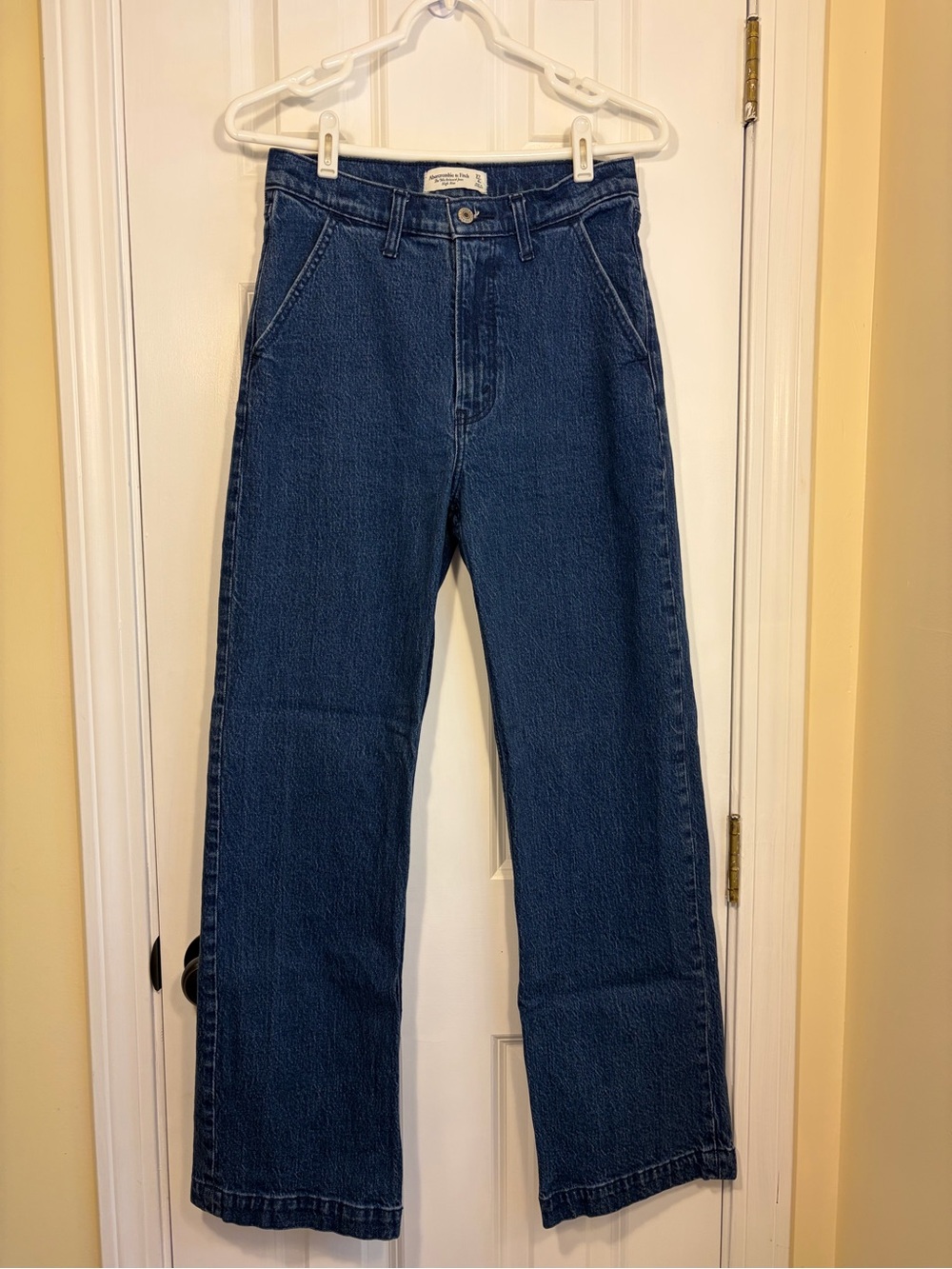 Abercrombie & Fitch ‘90s Relaxed High Rise Jeans | WM Size 27 (US 4) | Wide Leg - Picture 2 of 10